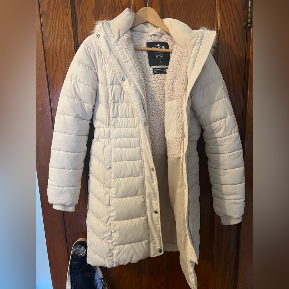 Hollister Cream Puffer Parka